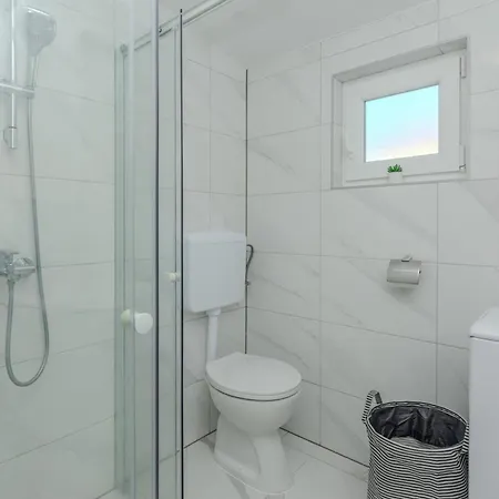 公寓 With Parking Space - Lozice, - 23549 *