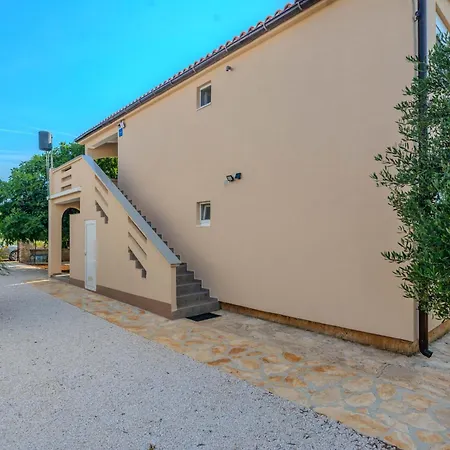With Parking Space - Lozice, - 23549 公寓 *