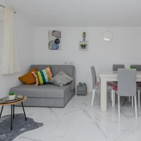 公寓 With Parking Space - Lozice, - 23549
