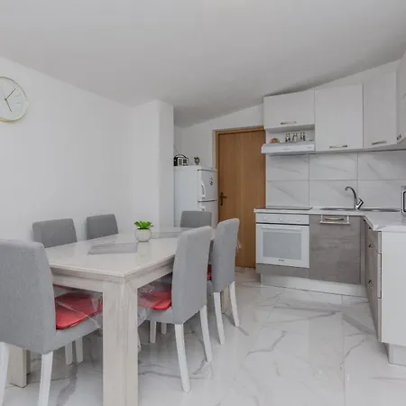 With Parking Space - Lozice, - 23549 公寓 *