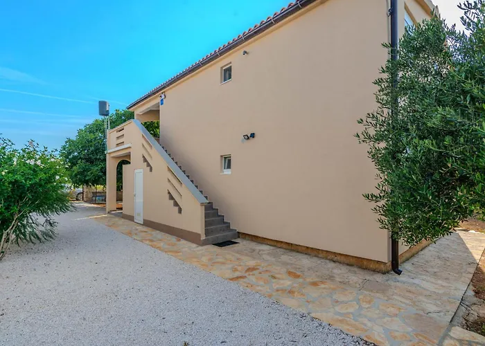 With Parking Space - Lozice, - 23549 Apartman *